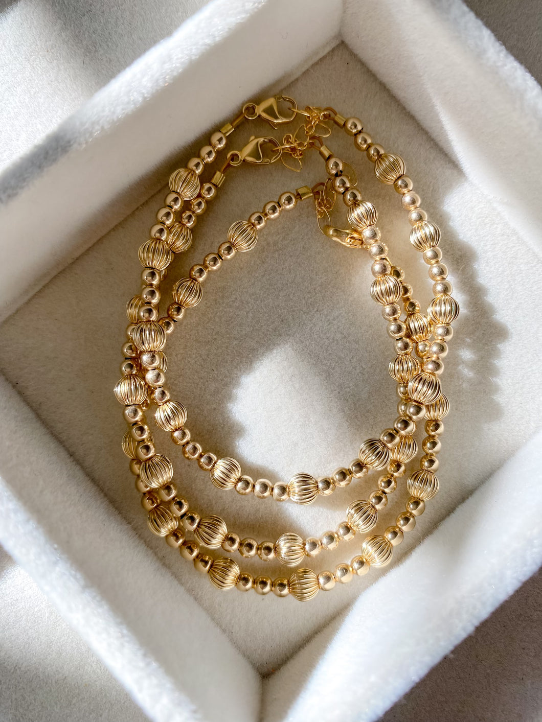 14k Gold Filled Gold Pearl & Ribbed Ball Alternating Beaded Bracelet